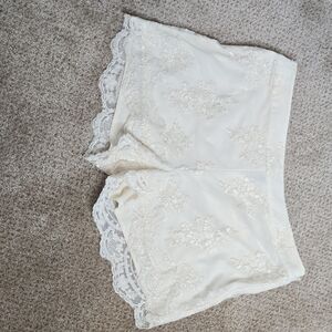 Elegant Lace Trim Women's Sleep Shorts